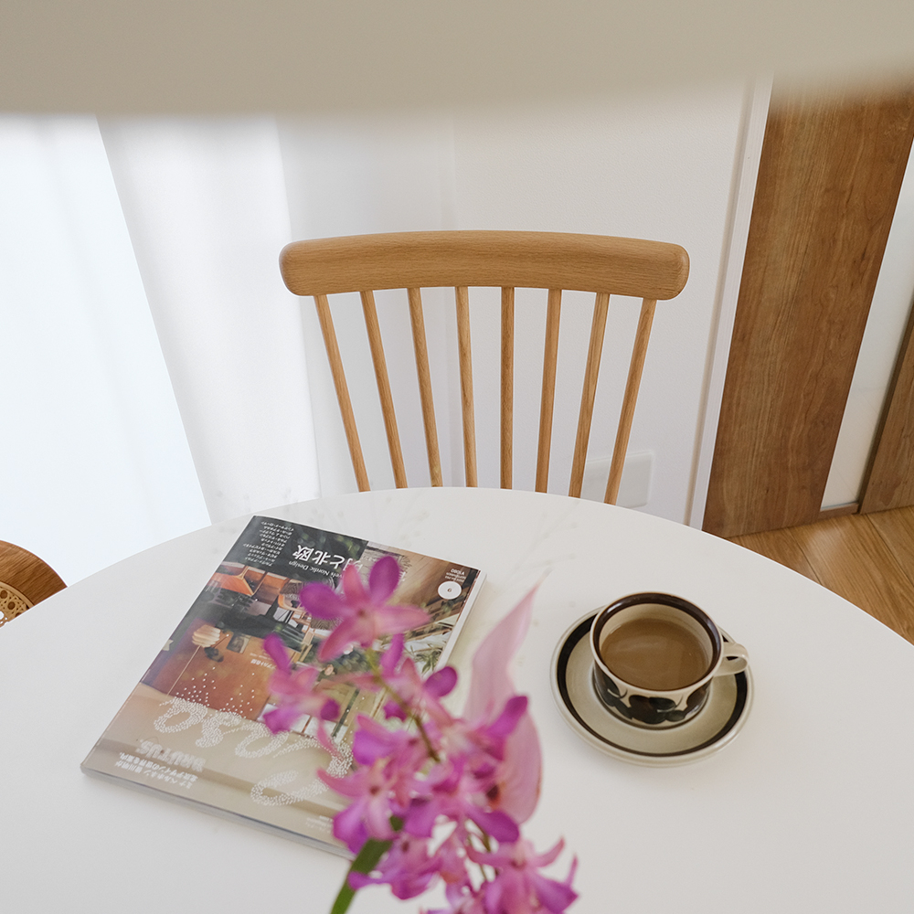 背もたれが美しいウィンザーチェア「Anne」